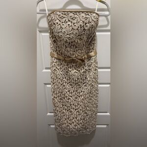 Jessica McClintock. Strapless Lace Cocktail Dress. Champagne Gold. Size 2.